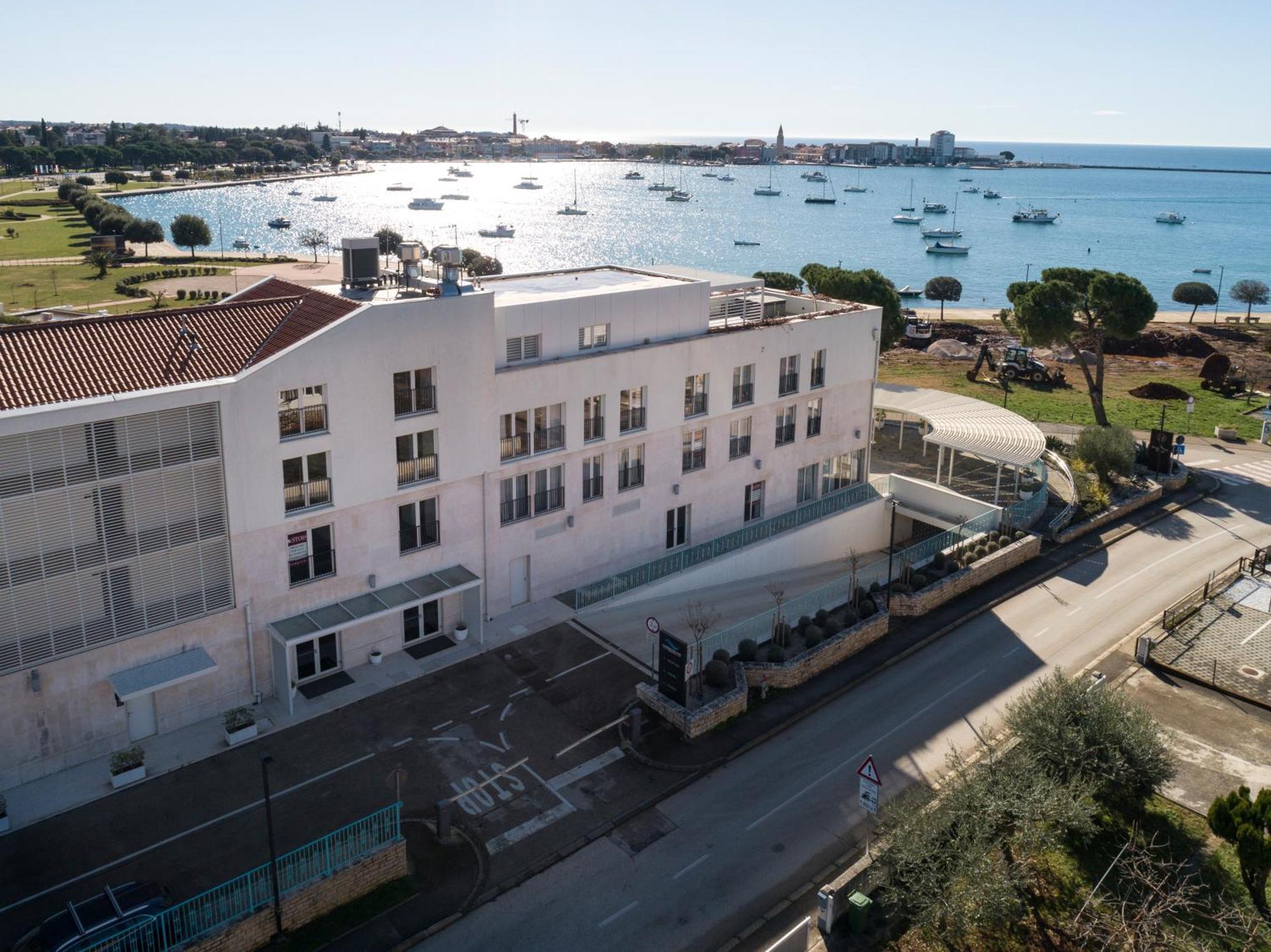 Humagum Sea View Apartment - Garden Palace Umag Exterior photo