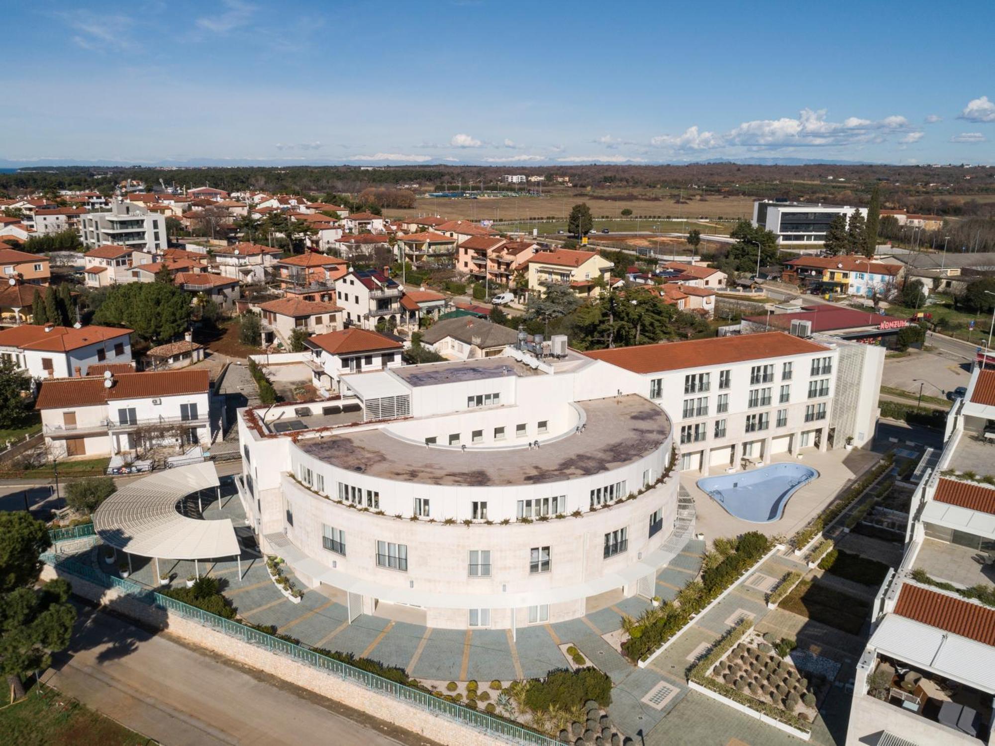 Humagum Sea View Apartment - Garden Palace Umag Exterior photo