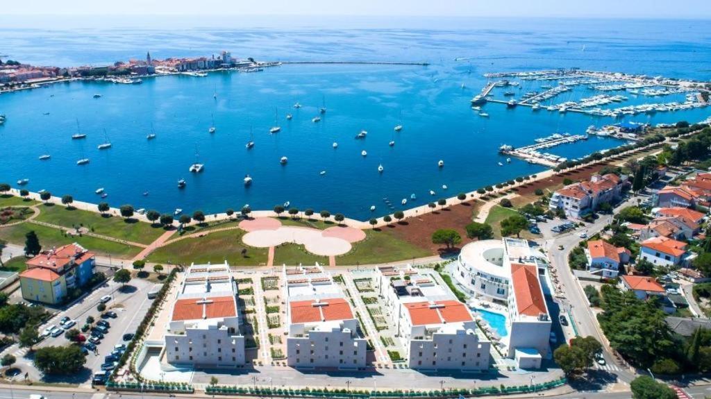 Humagum Sea View Apartment - Garden Palace Umag Exterior photo